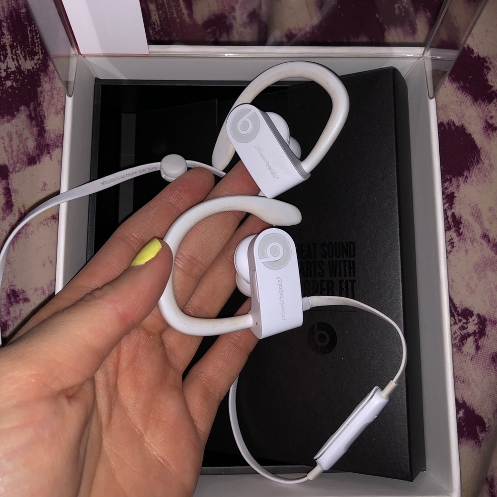POWERBEATS 3 Wireless Headphones w/ box